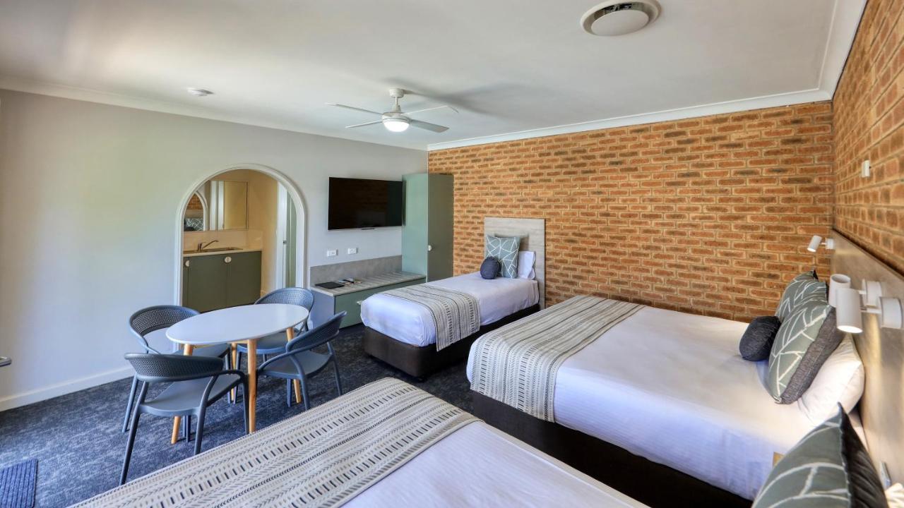 Hamilton Henry Parkes Motor Inn Exterior foto