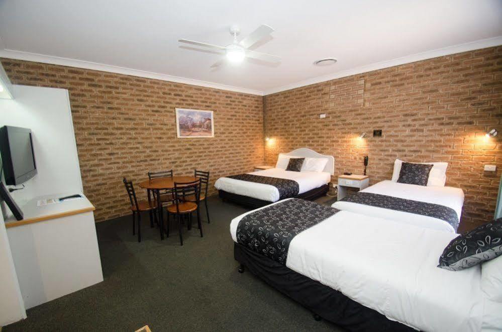 Hamilton Henry Parkes Motor Inn Exterior foto